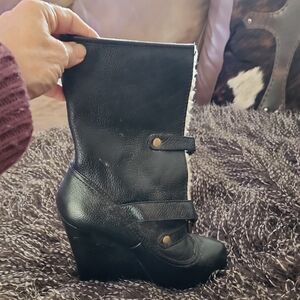 Chic Black Heeled Boots